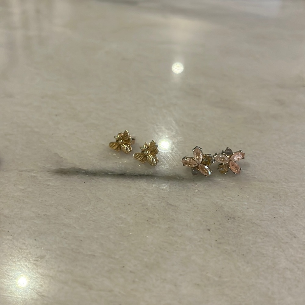2 pack Anthropologie earring good condition